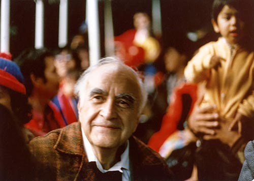 Carlos Chávez en Long Beach State University